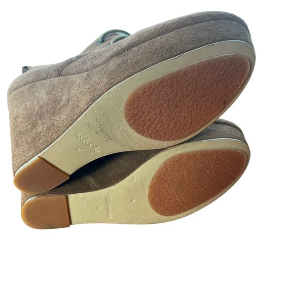 Koolaburra Katelyn Desert Wedge Suede Ankle Bootie Womens Size 10 Tan Lace Up - Picture 6 of 9